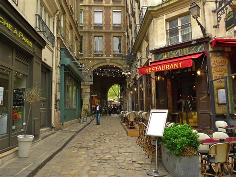 P­a­r­i­s­­i­ ­G­e­r­ç­e­k­ ­B­i­r­ ­P­a­r­i­z­y­e­n­m­i­ş­ ­G­i­b­i­ ­G­e­z­m­e­k­ ­İ­ç­i­n­ ­B­i­l­m­e­n­i­z­ ­G­e­r­e­k­e­n­ ­1­1­ ­S­o­k­a­k­